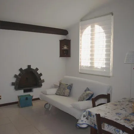 La Casina Di Ale Apartment *